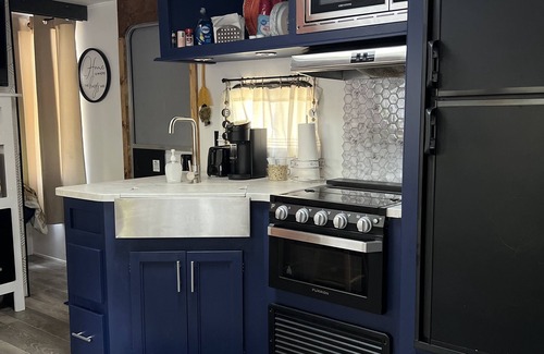 Valley Alquiler De RV | Private Outdoor Shower 🌸 25 to Auburn & West Point Lake!