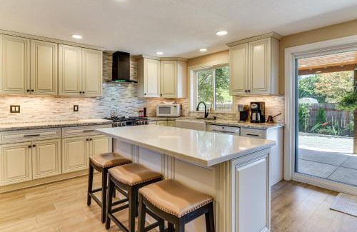 Five Corners Casa | Private Outdoor Space 9 Mi to Downtown Vancouver!