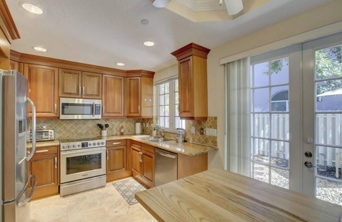Colee Hammock Casa | Private Patio ~ Cali King Bed ~ Sleeps 10