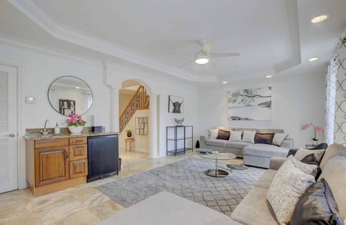 Colee Hammock Casa | Private Patio ~ Cali King Bed ~ Sleeps 10