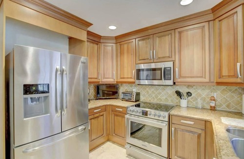 Colee Hammock Casa | Private Patio ~ Cali King Bed ~ Sleeps 10