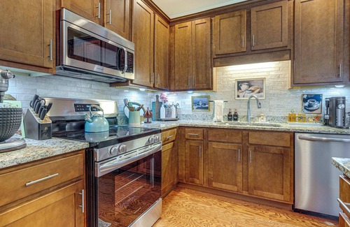 Cleveland Condominio | Private Patio: Residential Condo in Cleveland!