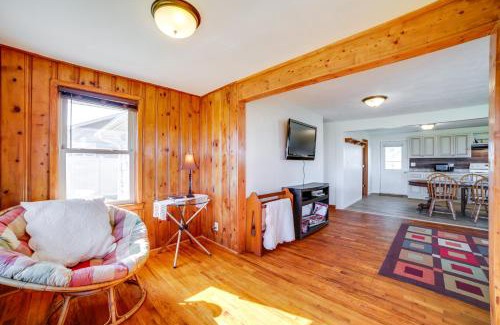 Tefft Casa | Private Patios and Sunset Views Francesville Home