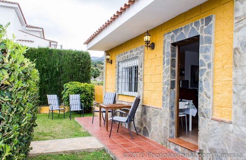 Pinos de Alhaurín Villa | tranquila villa privada para hasta 6 personas con su propia piscina privada y jardín.