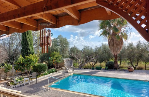 Anogyra Villa | Villa privada, cerrada y tranquila con piscina propia, wifi gratuito y amplios jardines
