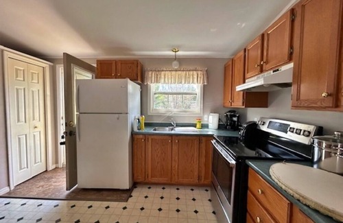 Lunenburg County Casa | Private, Peaceful, lakefront, fully furnished 2-bedroom Mini-home .