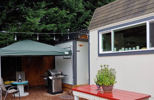 Vancouver Apartamento | Private & peaceful park-like paradise. Plus, HOT TUB!