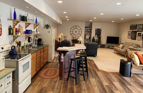 Plymouth Apartamento | Private, Peaceful Retreat near Road America