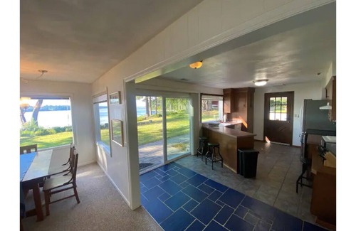 East Olympia Casa | Private Peninsula Waterfront Home by Nature Preserve