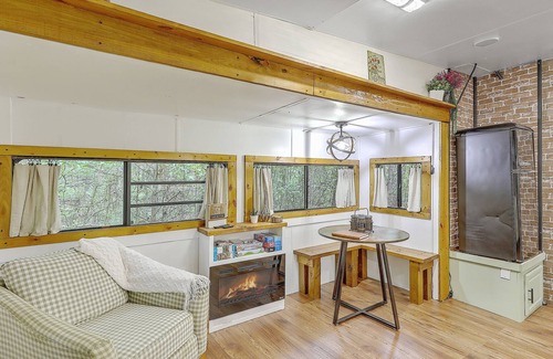 Moncks Corner Casa | Private Pond Retreat w/ Goats, Games, Fishing, Firepit and More!