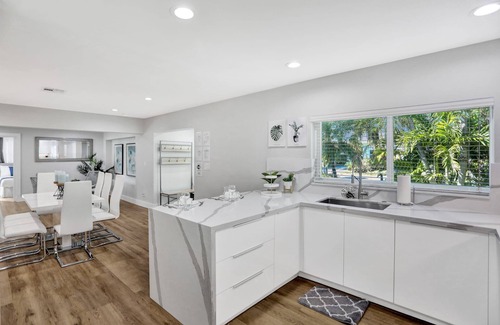 Hollywood Lakes Casa | Private Pool 3BR With Lakefront View