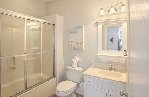 Village of Sugar Beach Casa | Private Pool ☀️ 600ft to Beach | Peek-a-boo Ocean View | Outdoor Shower | 4 Parking Spots ☀️
