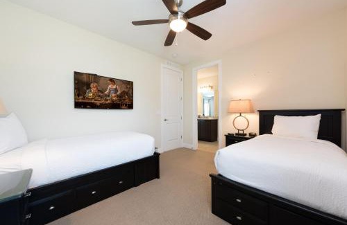 West Kissimmee Casa | Private Pool And Game Room With Waterpark & Resort Access At Encore Resorts Reunion - 141La