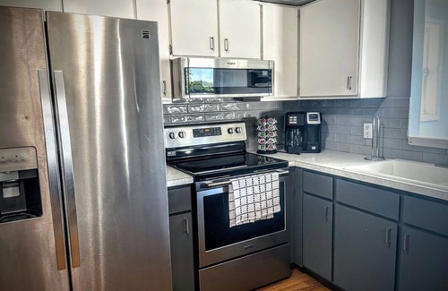 Birch Run Township Casa | Private Pool and Hot Tub Close to Frankenmuth