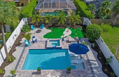 Naples Park Casa | Private Pool and Lanai! Walking distance to Vanderbilt Beach!