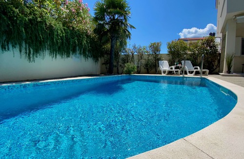 Silo Apartamento | Private pool and Mediterranean garden apt Mia