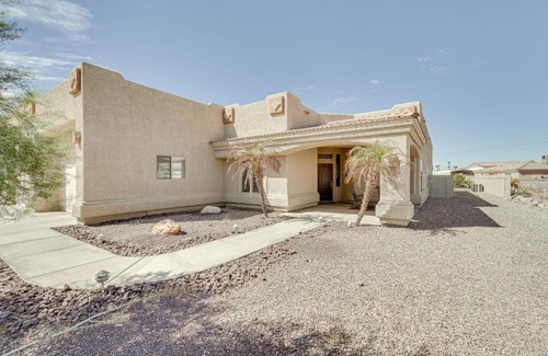 Lake Havasu City Casa | Private Pool and Hot Tub Lake Havasu City Gem!