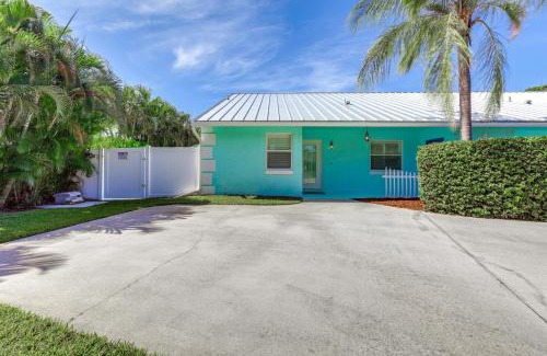 Juno Beach Casa | Private Pool and Backyard Villa in North Palm Beach