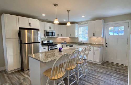 Villas Casa | Private pool and yard with a king primary suite - linens & towels included!