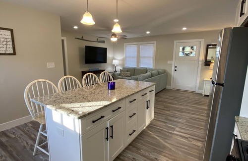 Villas Casa | Private pool and yard with a king primary suite - linens & towels included!