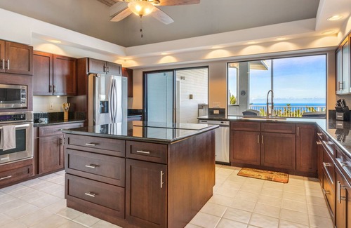Kona Palisades Casa | Casa de lujo privada | Grandes vistas al mar | Piscina climatizada solar | Perfecto para familias