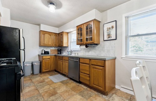 Norton Shores Casa | Private pool, close to Lake Michigan Beaches