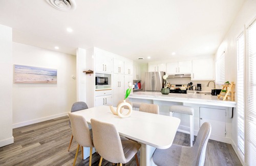Elk Grove Casa | Private Pool｜Cozy 4b2b｜Garage access｜Flex-Lease｜Instant Tour #42354