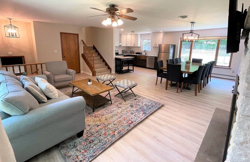 East Stroudsburg Casa | Private Pool/Hot Tub/Theater/Gameroom/Sauna/3KSQFT