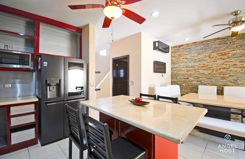 El Manglito Casa | Private Pool Home Near Malecón with Starlink WiFi!