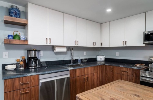 Downtown Charleston Apartamento | Private Pool Oasis 4 Bedroom Suite