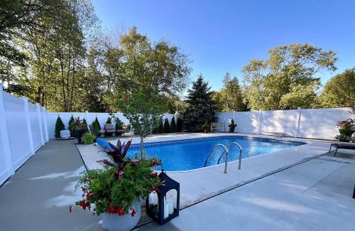 Fennville Casa | Private pool oasis - hot tub - great location