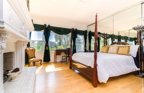 Pacific Palisades Casa | Private Pool Patio House in Pacific Palisades