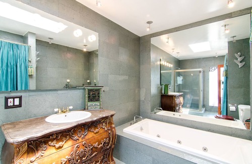 Pacific Palisades Casa | Private Pool Patio House in Pacific Palisades