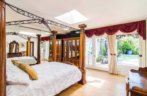 Pacific Palisades Casa | Private Pool Patio House in Pacific Palisades