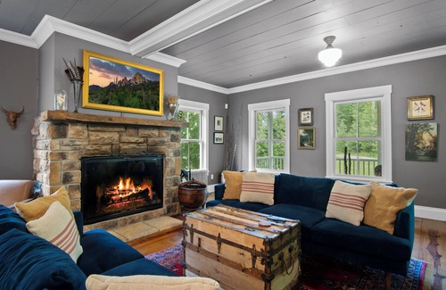 Narrowsburg Otro | Private Pool & Pickeball - Fern Leaf Farmhouse