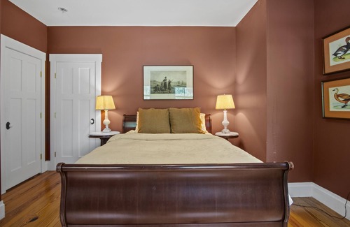 Narrowsburg Otro | Private Pool & Pickeball - Fern Leaf Farmhouse