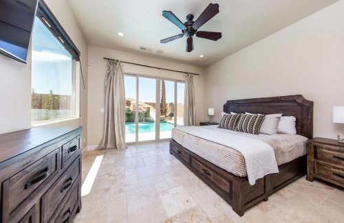 Hurricane Casa | Private Pool-Pickleball-4 King Suites-Sleeps 28 - Sand Hollow Springs