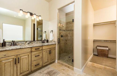 Hurricane Casa | Private Pool-Pickleball-4 King Suites-Sleeps 28 - Sand Hollow Springs