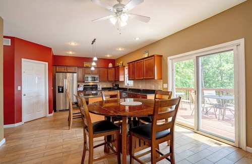 Lake Ozark Casa | Private pool. Season Special 6th NIGHT FREE, boat rental, hiking and enjoying all the great restaurants in the area.