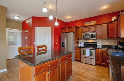 Lake Ozark Casa | Private pool. Season Special 6th NIGHT FREE, boat rental, hiking and enjoying all the great restaurants in the area.