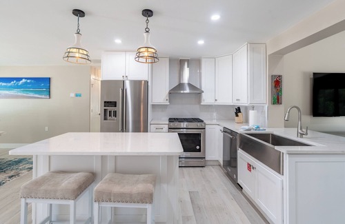 Fort Myers Beach Casa | ☀️Private Pool | Pet Friendly | Awesome Outdoor Spaces | My Happy Place☀️