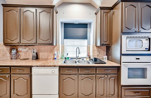 South Arlington Casa | PRIVATE POOL w/Full Amenities by BLD & Joe Pool LK