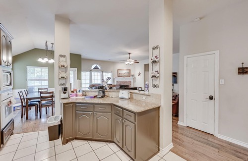 South Arlington Casa | PRIVATE POOL w/Full Amenities by BLD & Joe Pool LK