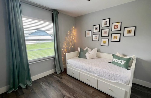 Indian Ridge Casa | Private Pool w/spacious living/kitchen remodeled home 5 min to shop/Eating & Fun