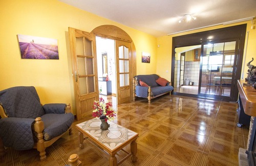 Sils Villa | ¡Villa Vallca, fácil acceso a BCN y Costa Brava!