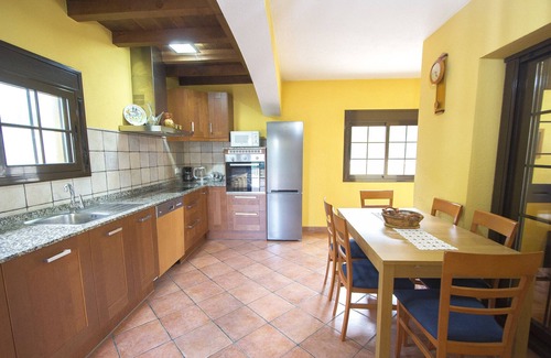 Sils Villa | ¡Villa Vallca, fácil acceso a BCN y Costa Brava!
