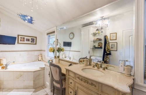 Riverhead Casa | Private property near beaches,wineries, close to everything