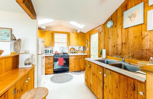 Tisbury Casa | Private & quaint cabin-style home with wraparound porch - small dogs OK