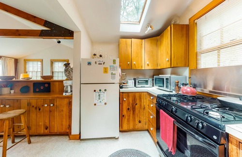 Tisbury Casa | Private & quaint cabin-style home with wraparound porch - small dogs OK