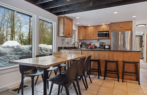 West Hartford Casa | Private Quechee Retreat w/ Deck & Games